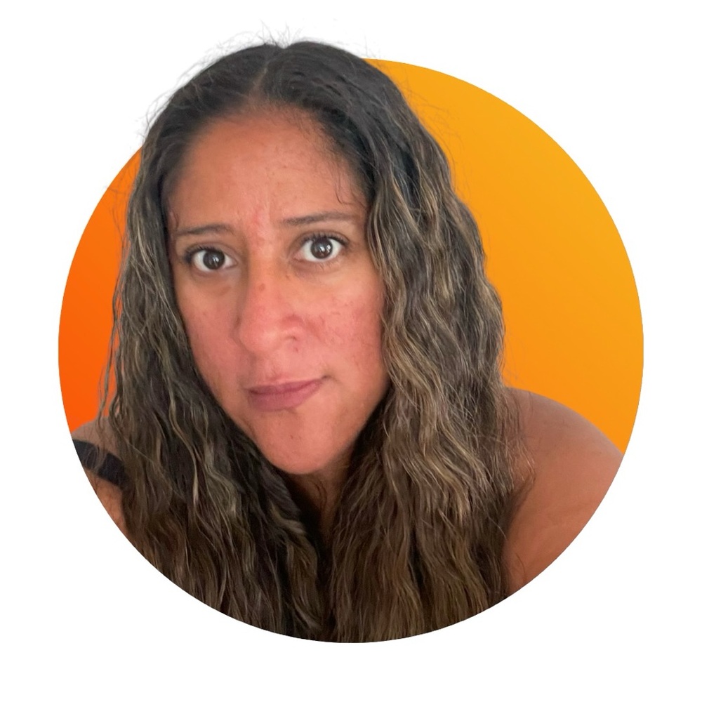 Meet your Posher, Cinthia